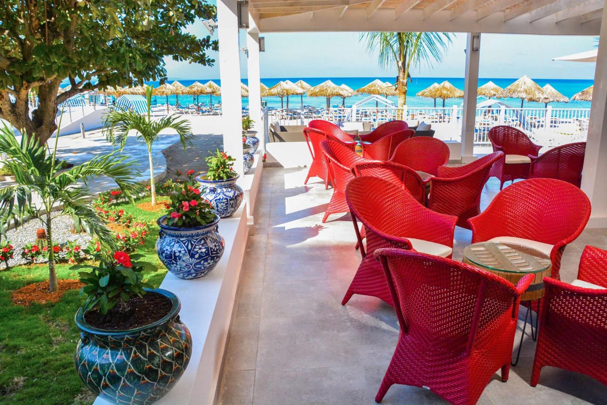 Grand Decameron Cornwall Beach, A Trademark All-Inclusive Resort Montego Bay Exterior photo
