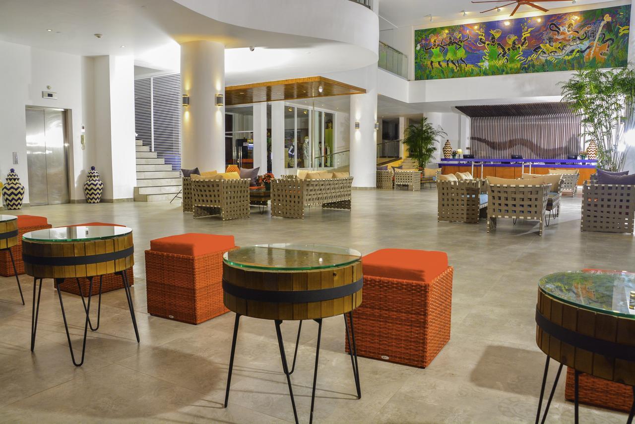 Grand Decameron Cornwall Beach, A Trademark All-Inclusive Resort Montego Bay Exterior photo